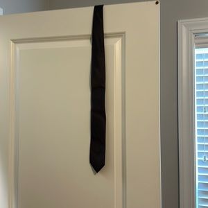 100% Silk Michael Kors grey tie